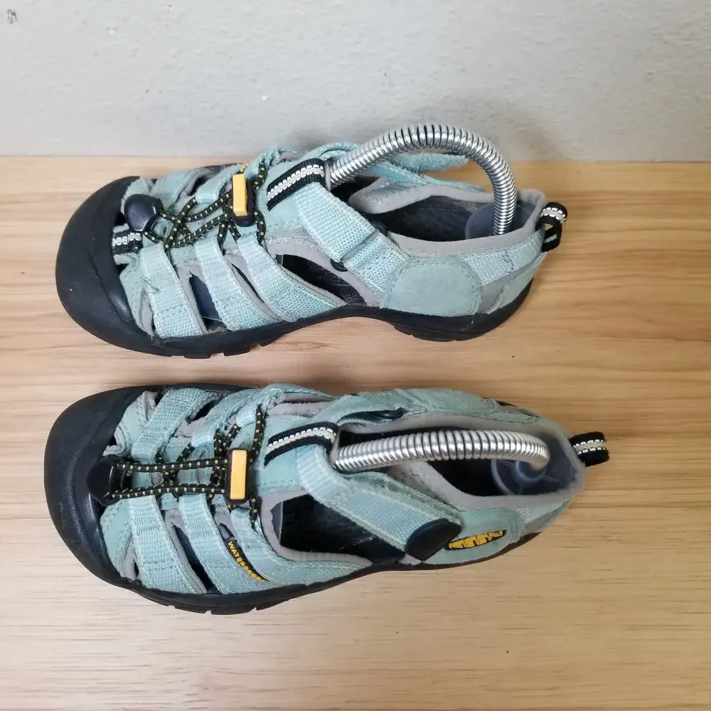 Keen Kids Size 1 Water Shoes‎ Sandals Light Blue Hiking Gorpcore Outdoor Utility